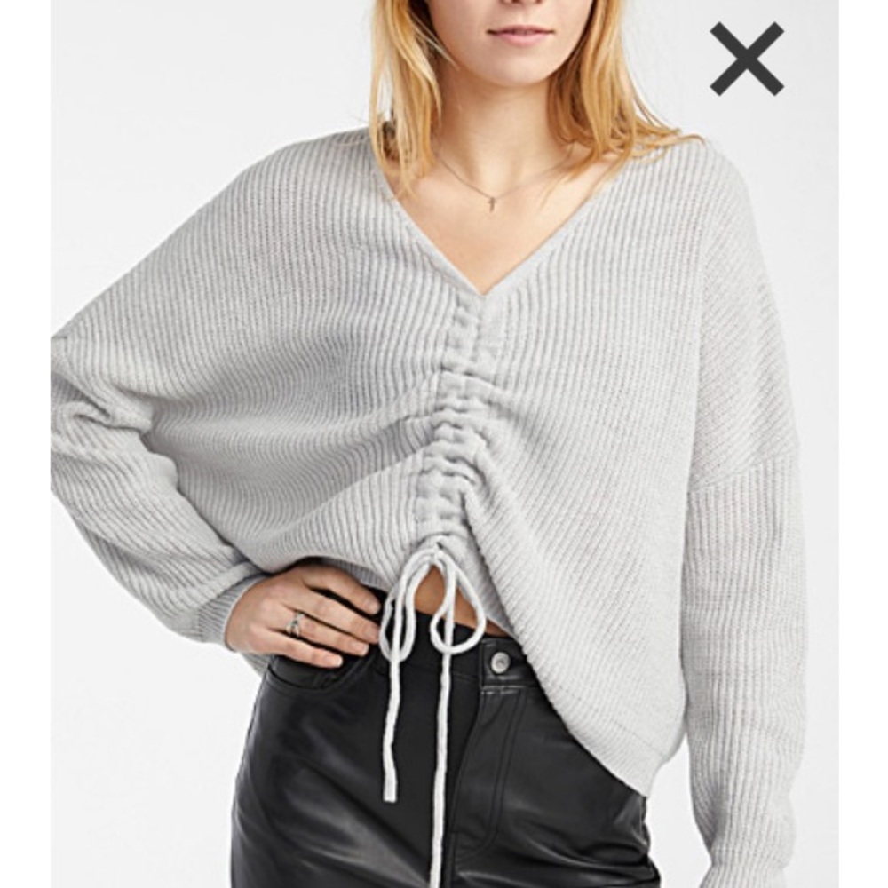 Gathered v-neck cropped sweater - Picture 3 of 3